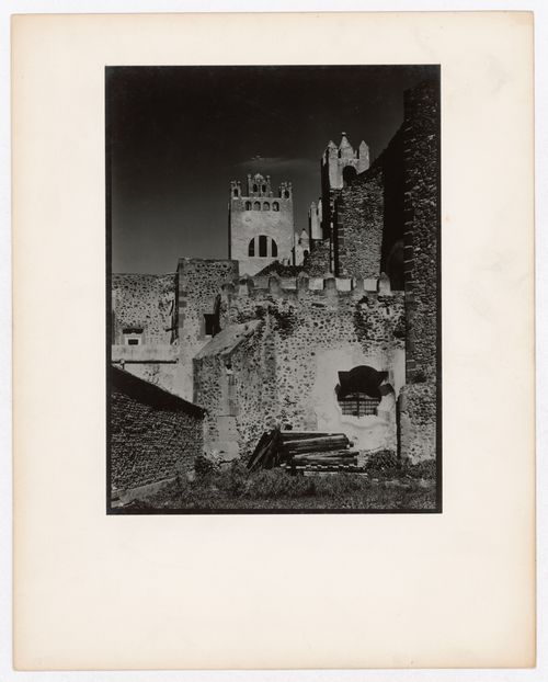 View of the Convento de San Nicolás de Tolentino with a wall in the foreground, Actopan, Mexico