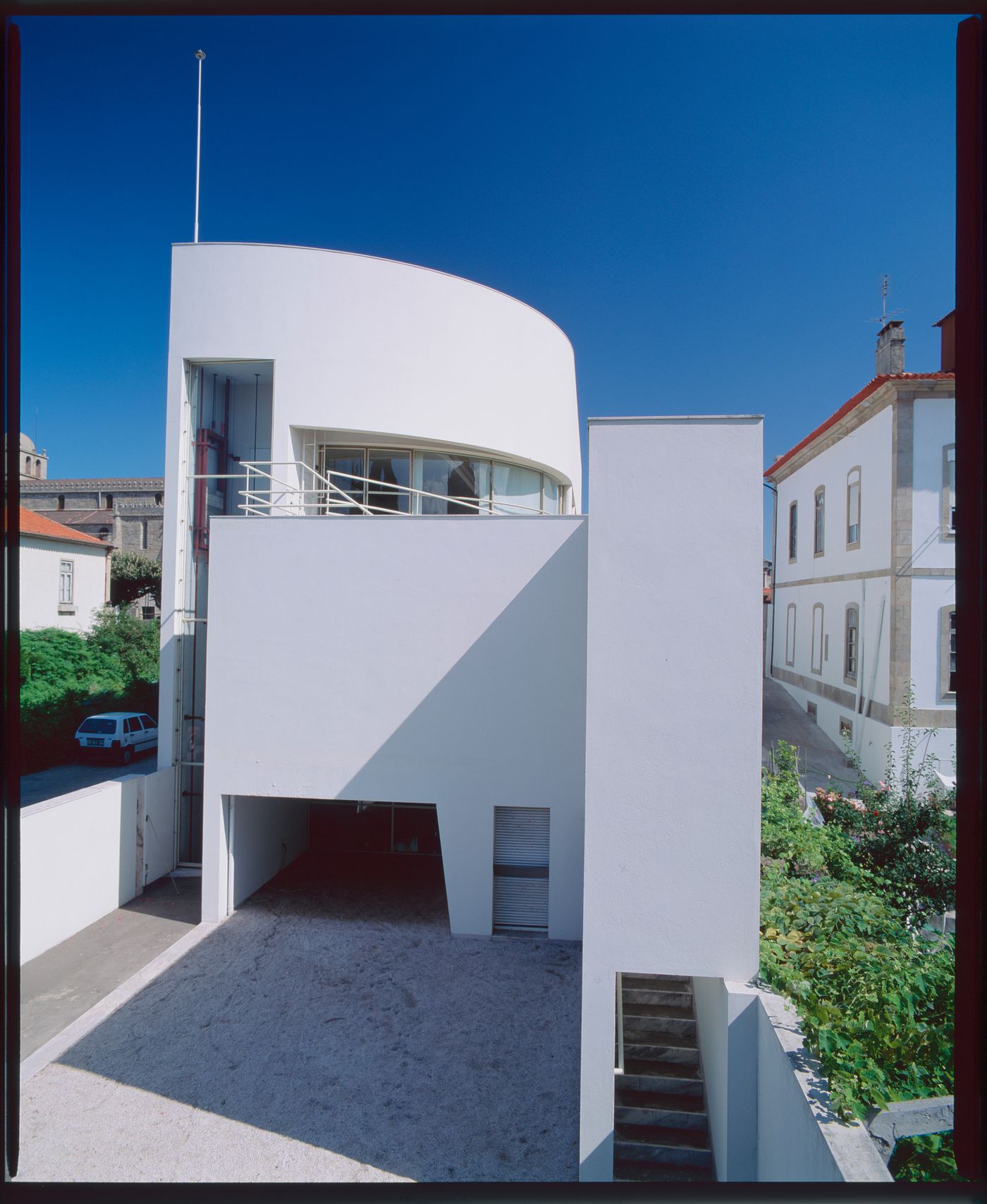 Rear view of Banco Borges & Irmão II [Borges & Irmão bank II], Vila do Conde, Portugal