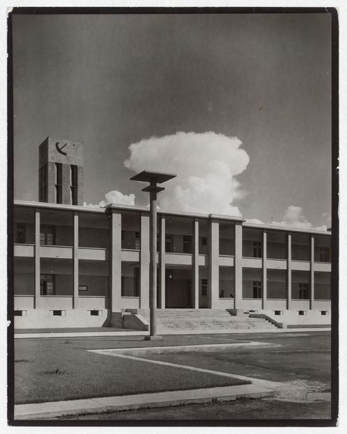 Detail of the main façade of the Sanatorio Antituberculoso, Huipulco, Tlalpan, D.F