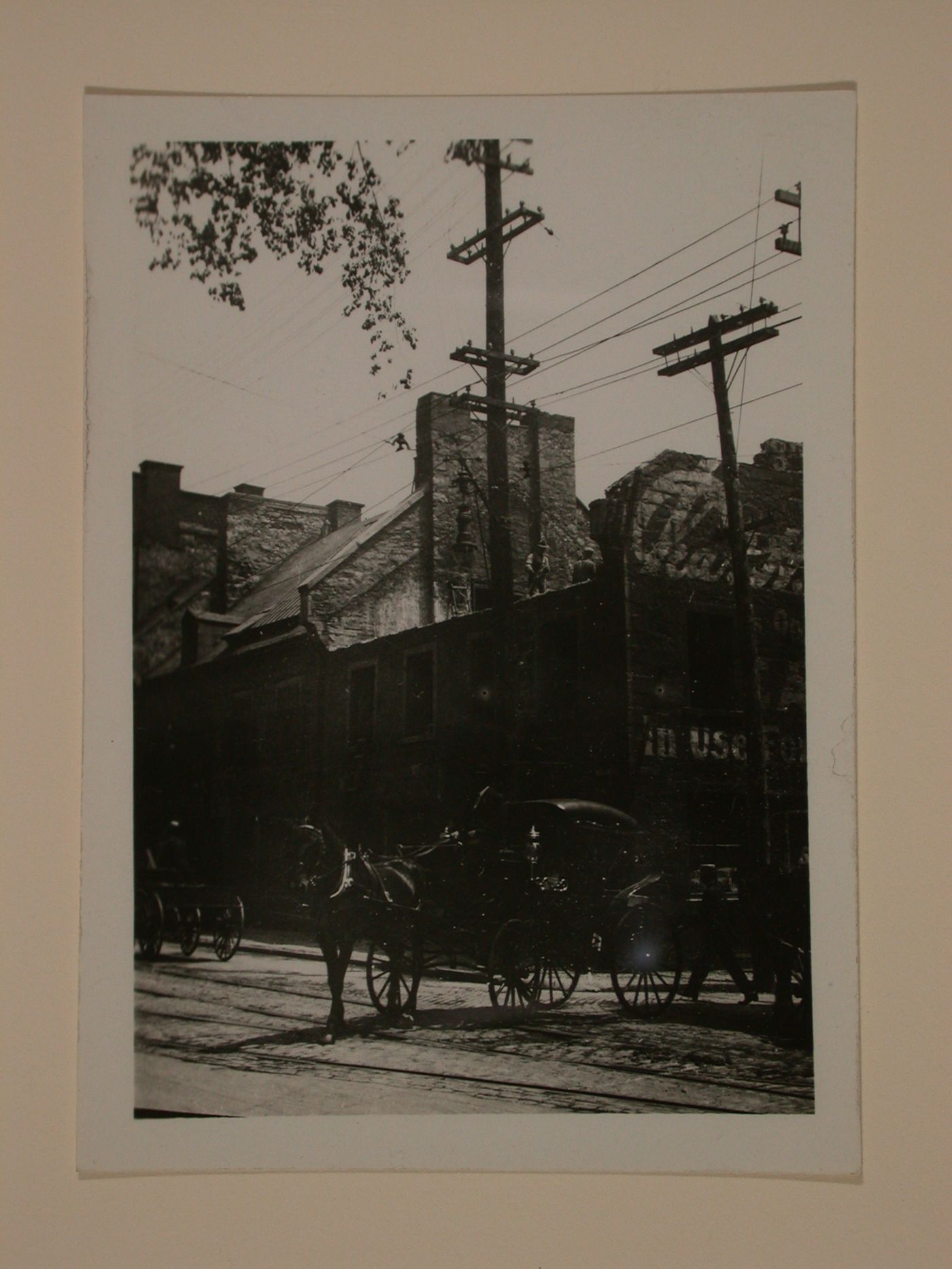 Photograph of corner of rue Notre-Dame and rue St-Vincent, Montréal