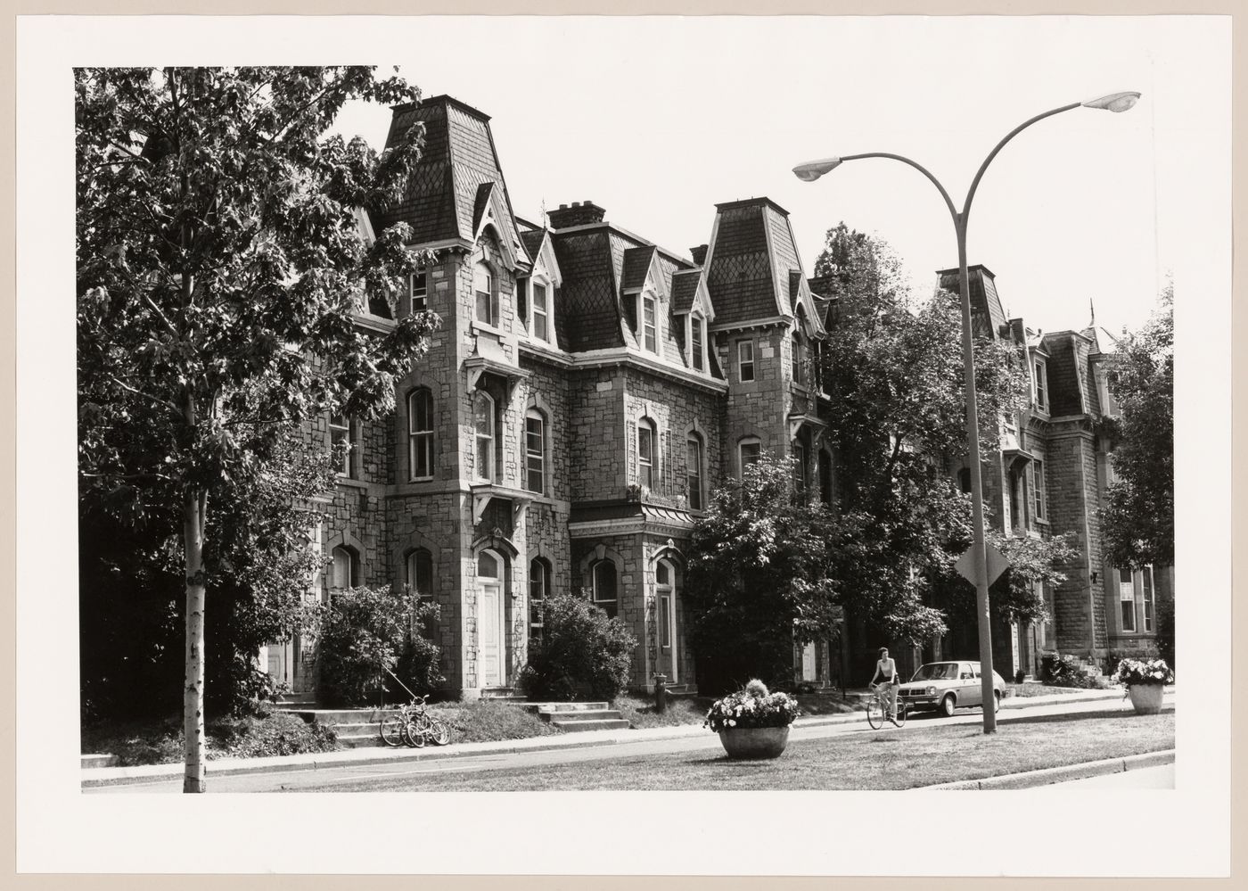 View of the principal façade of The Towers, 4130-4140 boulevard Dorchester, Westmount, Québec
