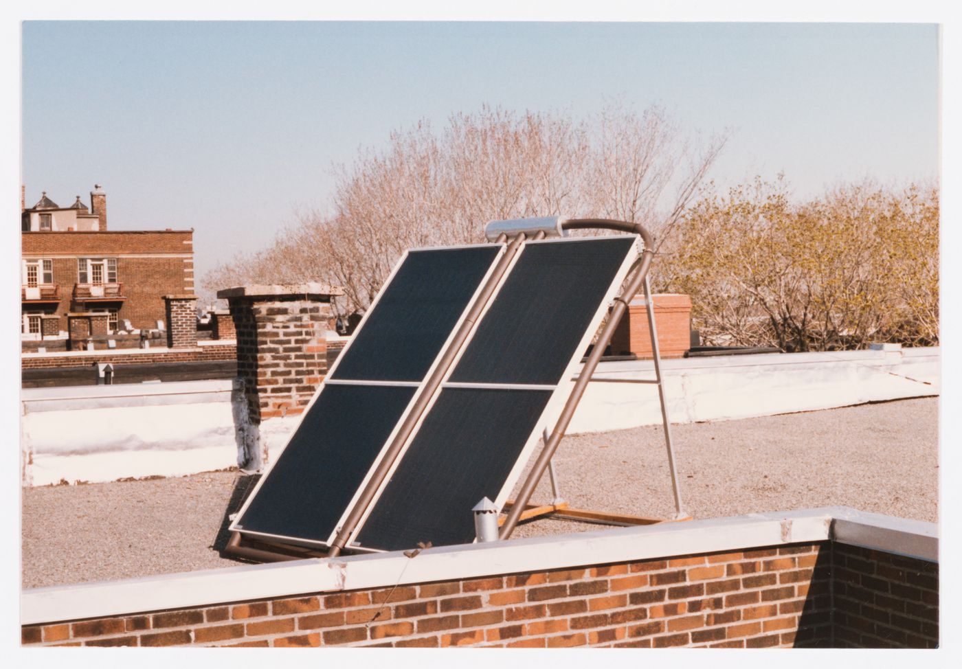 Vue d'un panneau solaire sur un toit