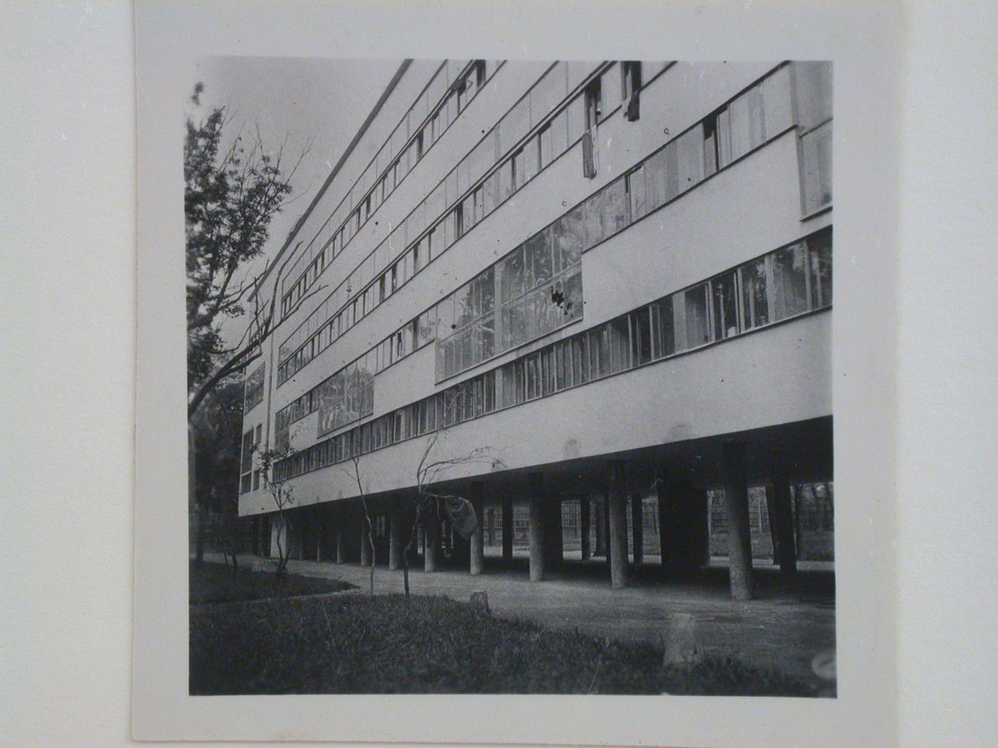 Exterior view of the People's Commissariat for Finance (Narkomfin) Apartment Building, 25 Novinskii Boulevard, Moscow