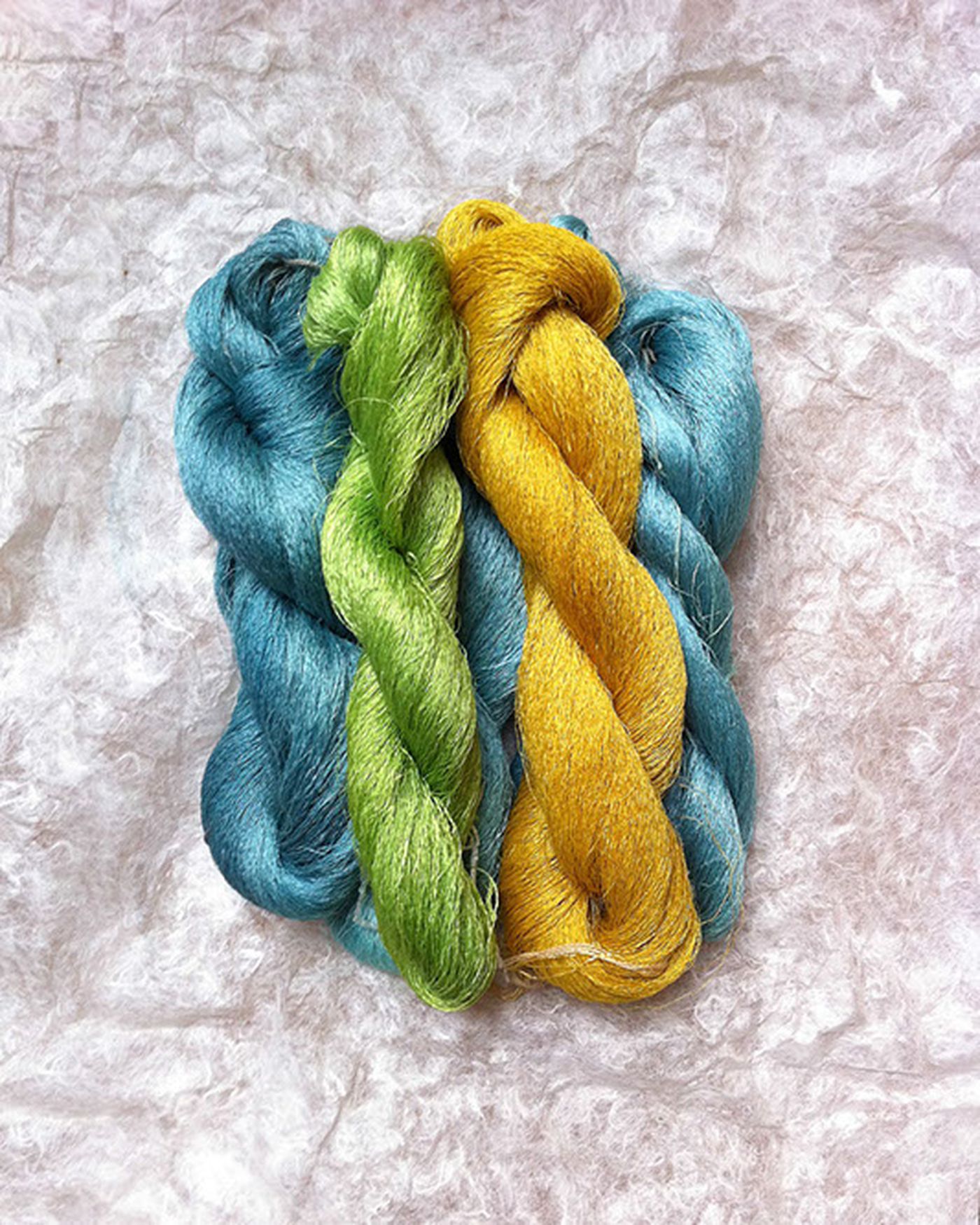 Weavers' Studio : silk threads with natural dyes