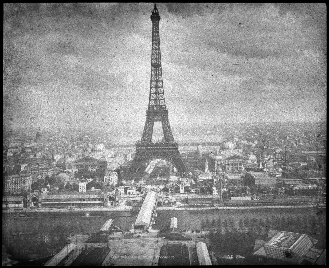 Plate from album ''La Tour Eiffel''