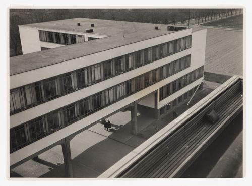 Exterior view of the Bauhaus building showing the administration wing, Dessau, Germany