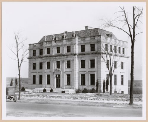View of the principal and lateral façades of the Thomas Henry Simpson Memorial Institute, Ann Arbor, Michigan