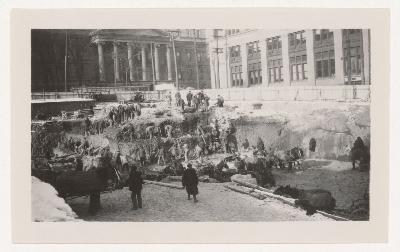 Vue du chantier de construction, Annexe au Palais de Justice de Montréal, Montréal, Québec