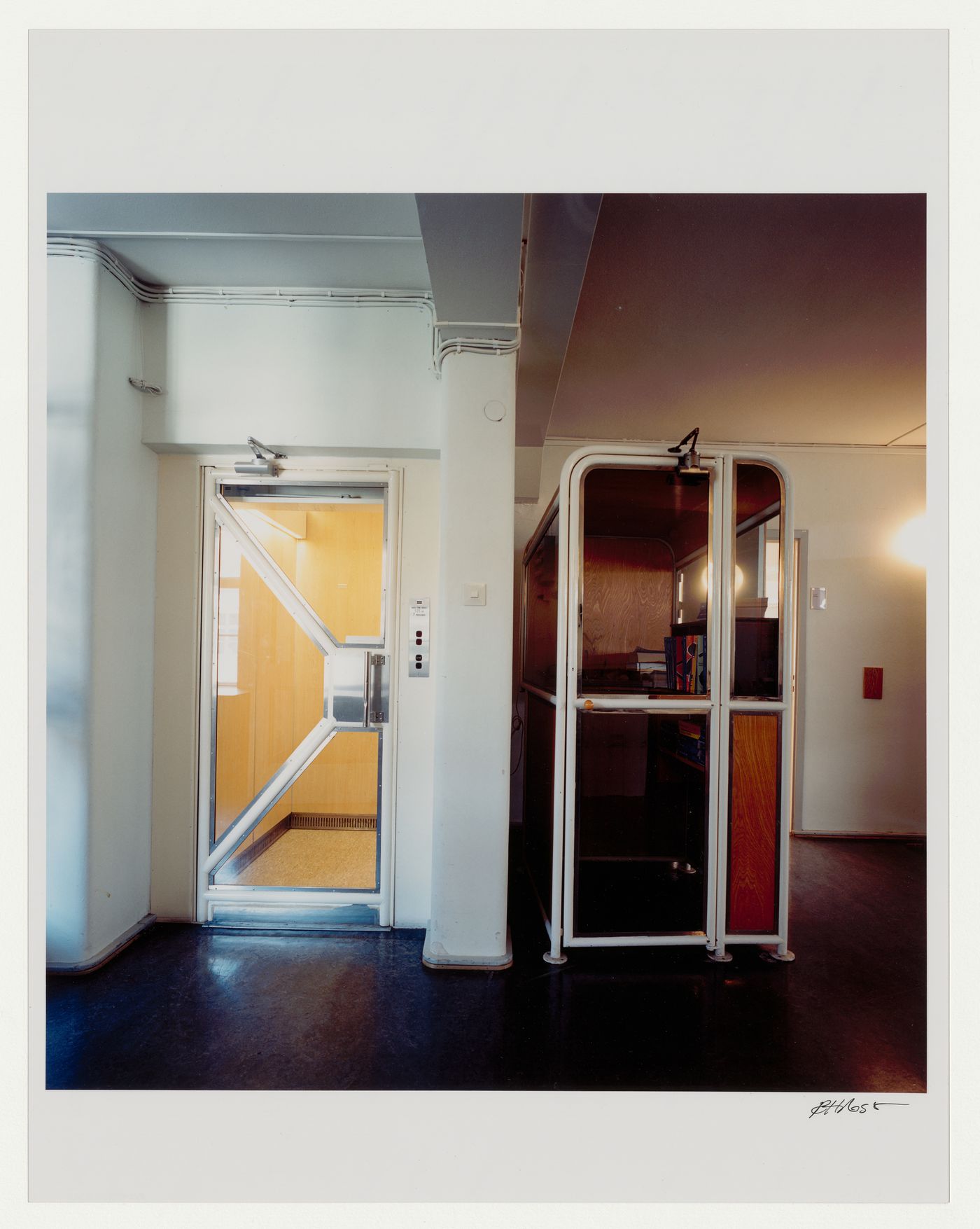 Interior view of a hall, Göteborgs radhusets tillbyggnad [courthouse annex], Göteborg, Sweden