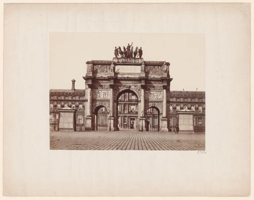 View of l'Arc de Triomphe du Carousel, Paris, France