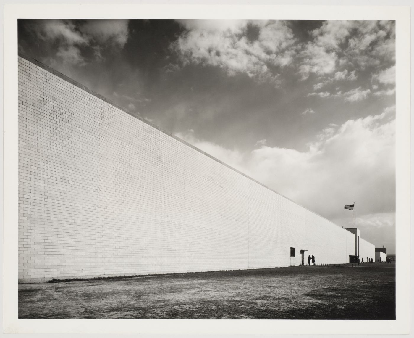 View of the principal façade of the South Assembly [?] Building, Wright Aeronautical Corporation Airplane Engine Assembly Plant, Lockland, Ohio