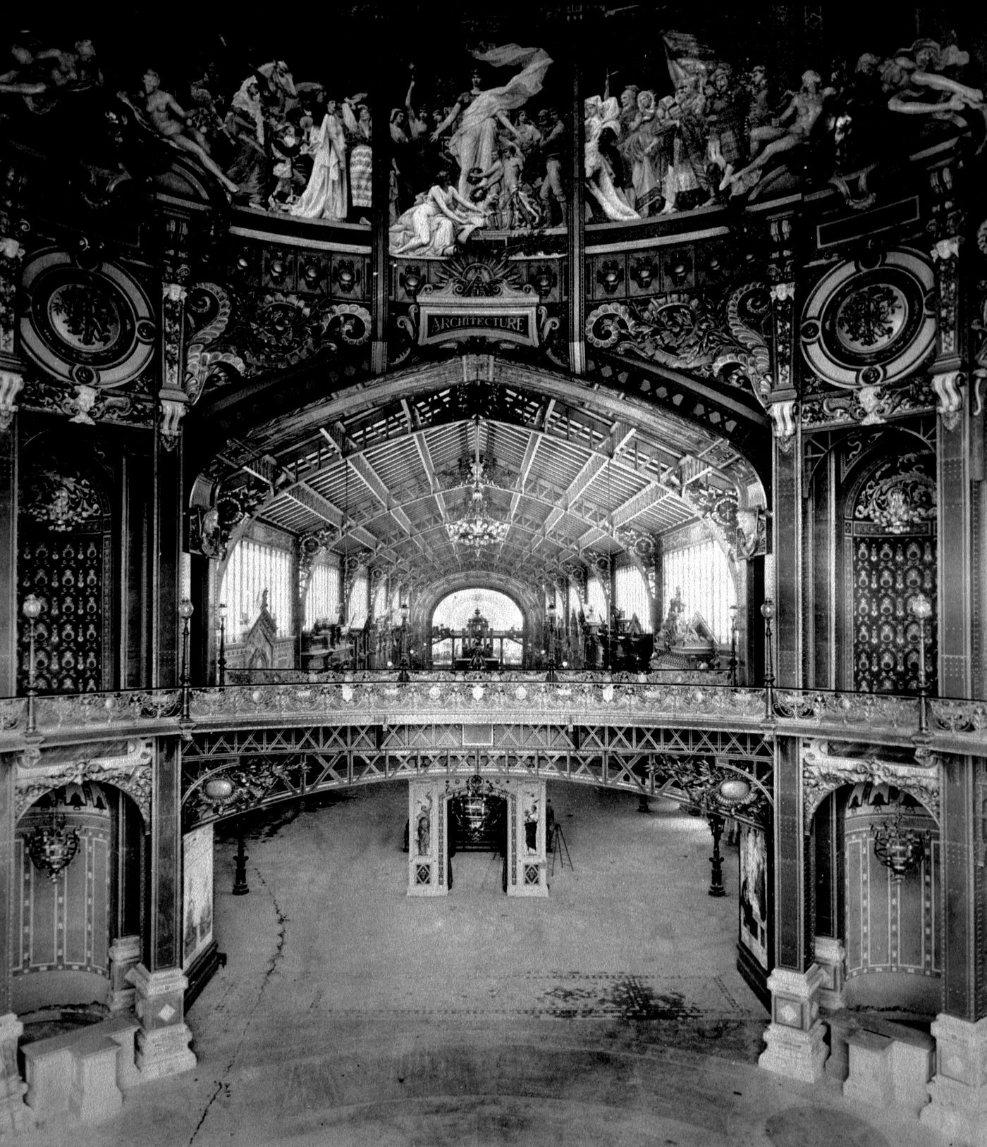 Exposition universelle de 1889 (Paris, France): View of interior of exposition hall
