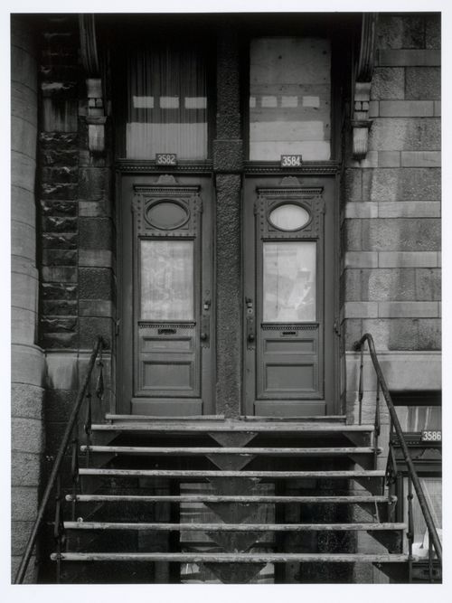 Milton Park Project: Door, 3582/3584 Jeanne-Mance, Montréal, Québec