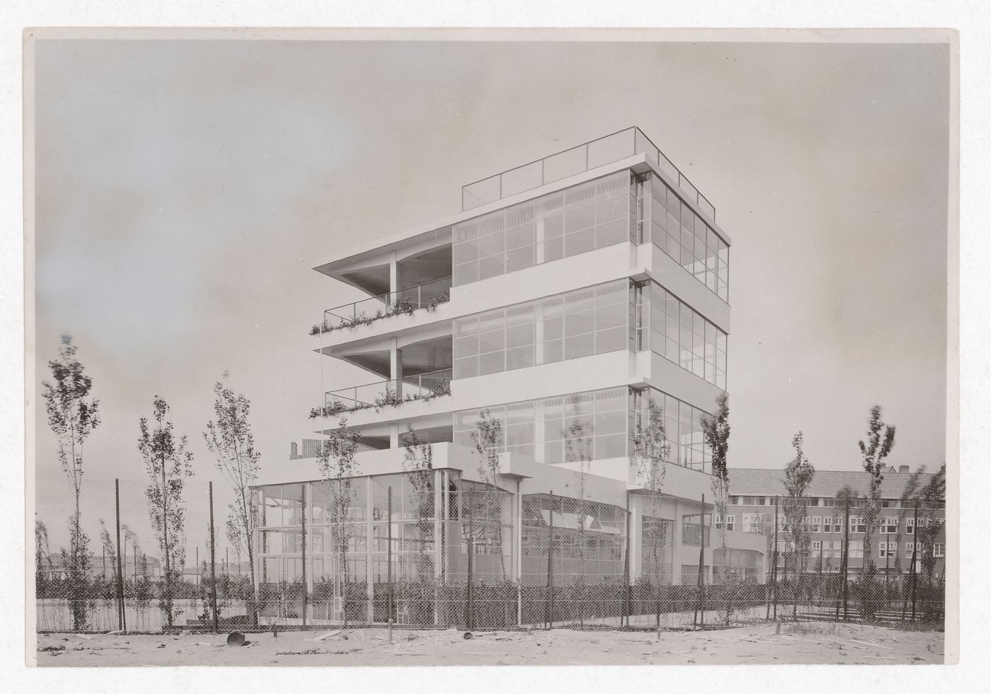 Johannes Duiker ヨハネス・ダイカー ✓ Open Air School - Data, Photos & Plans - WikiArquitectura