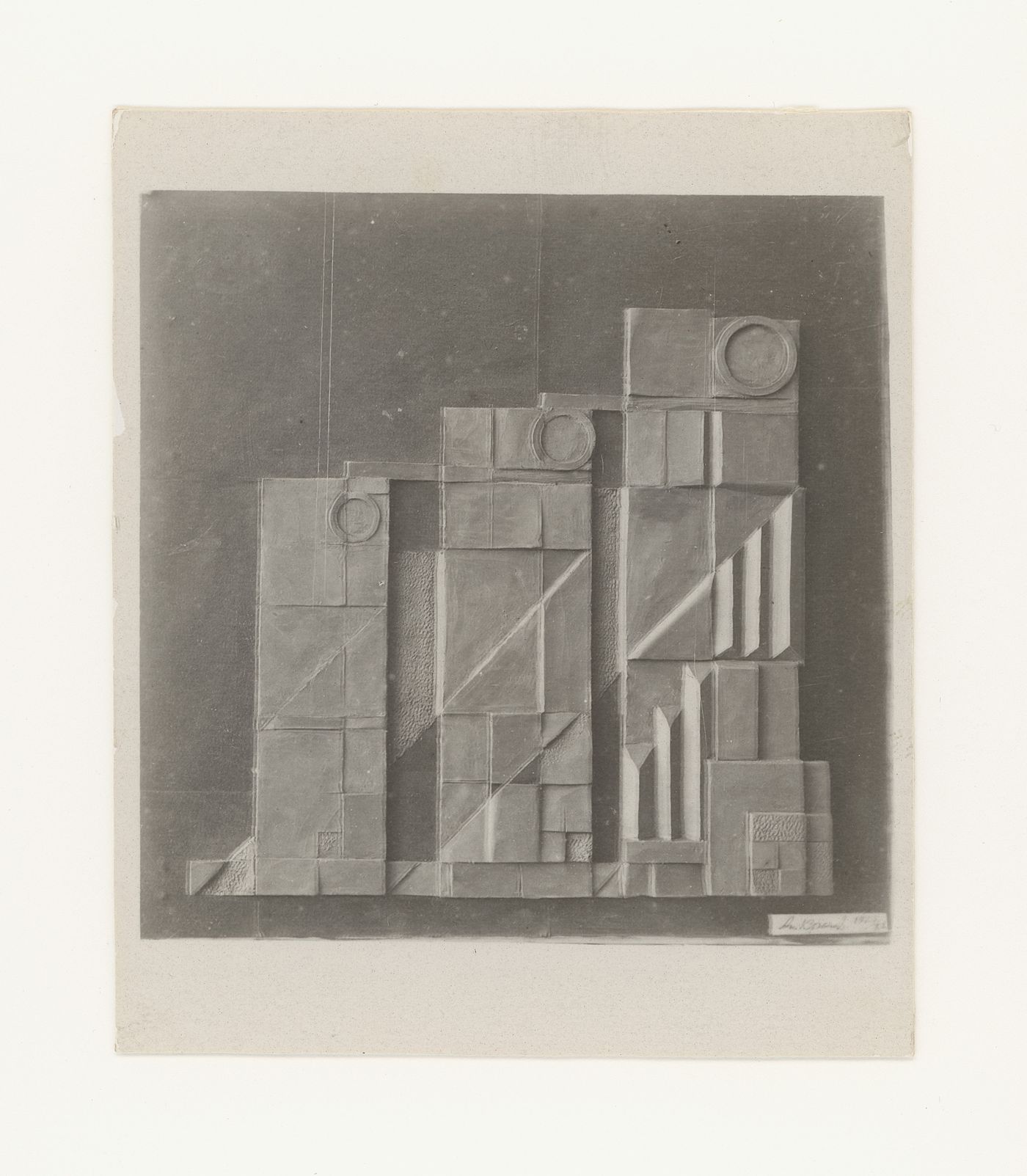 Photograph of a student model by A. Krylov on the topic "Construction of Frontal Surface Based on Vertical, Horizontal and Inclined Combination of Two or More Rhythmical Rows" for the "Space" course at the Vkhutemas, Moscow