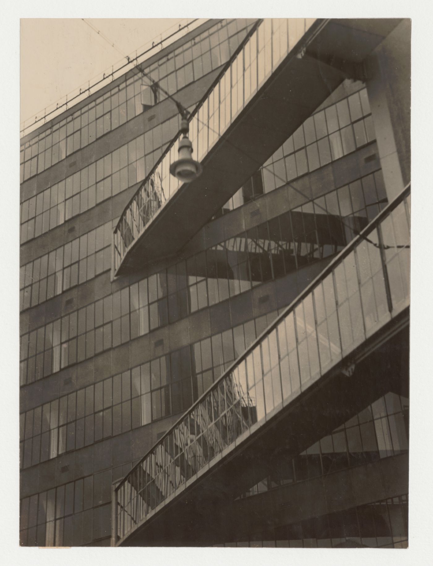 Exterior view of Van Nelle Factory showing the skywalks, Rotterdam, Netherlands