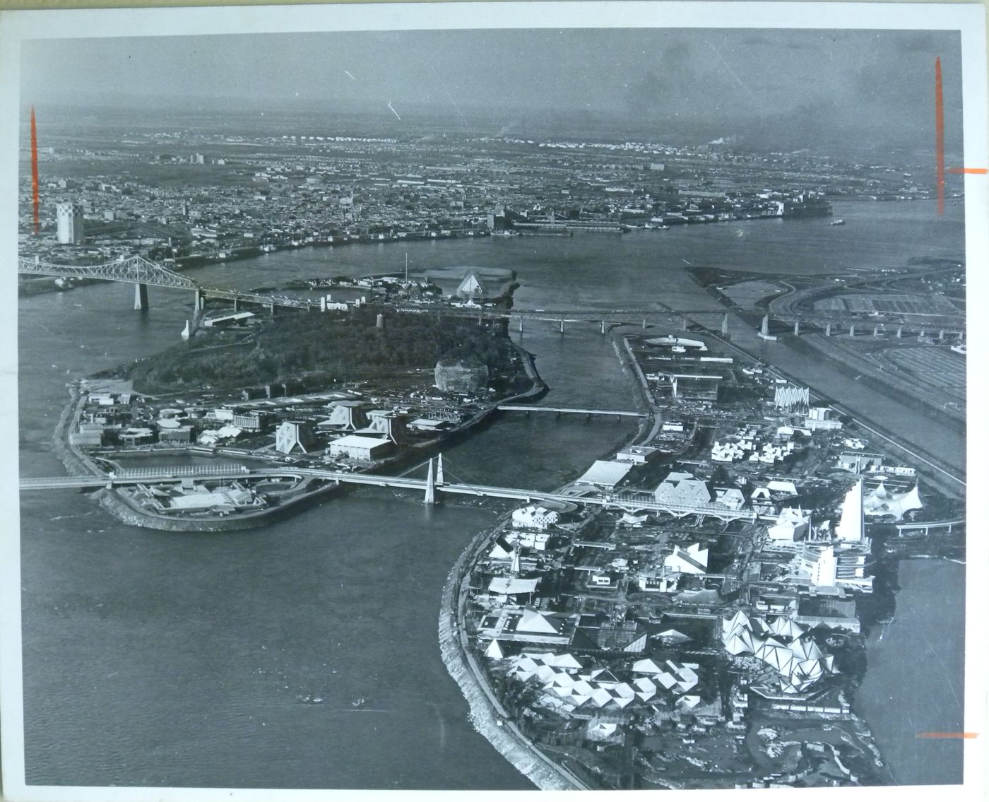 Aerial view of Île Sainte-Hélène and Île Notre-Dame sites, Expo 67, Montréal, Québec