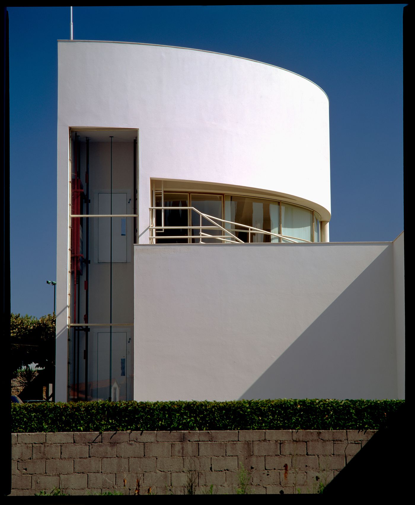 Rear view of Banco Borges & Irmão II [Borges & Irmão bank II], Vila do Conde, Portugal