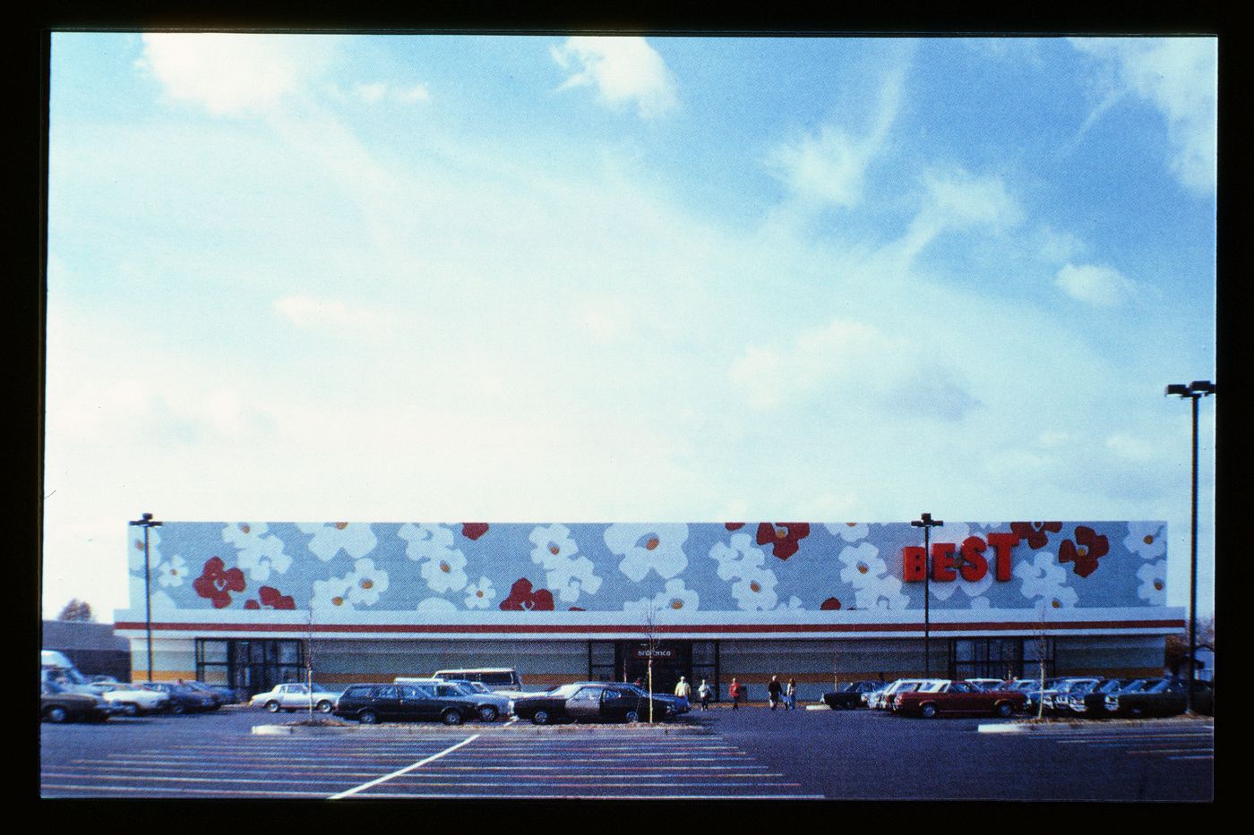 Slide of a photograph of BEST Products Showroom, Langhorne, by Robert Venturi, John Rauch and Denise Scott Brown