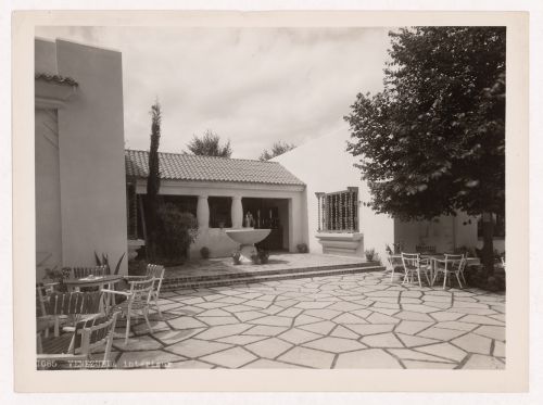 View of the courtyard of Venezuela's pavilion, 1937 Exposition internationale, Paris, France