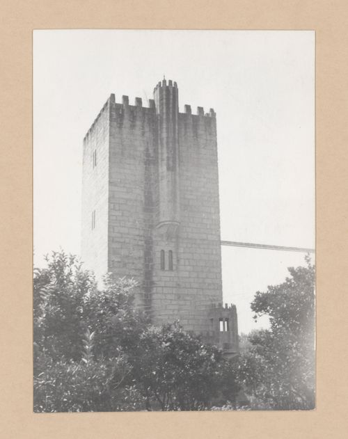 Exterior view of Casa A. Lopes Ribeiro, Remodelação da Torre de Vilarinho, Vila do Conde, Portugal