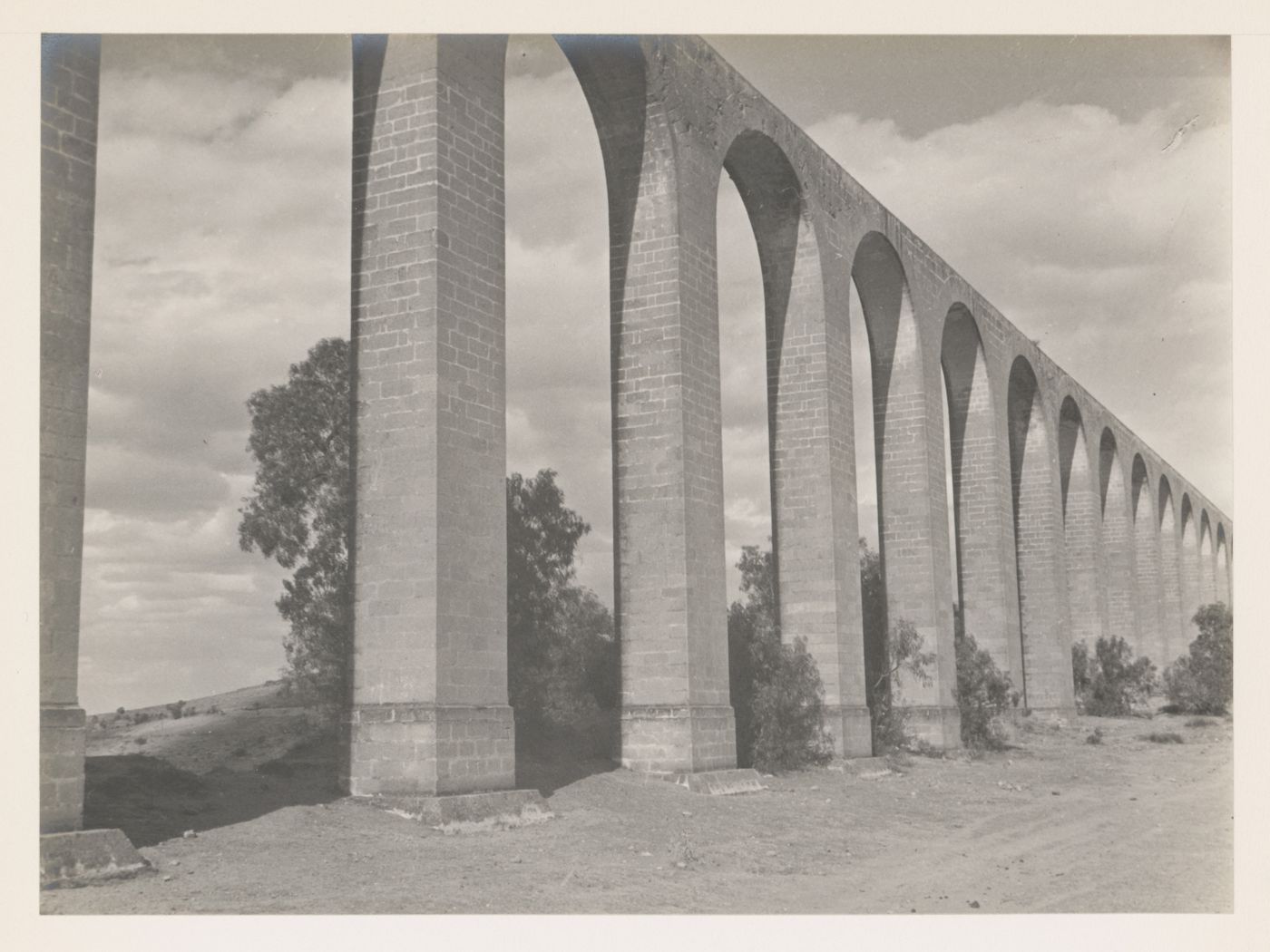 Partial view of an aqueduct, near the Sanctuario de Nuestra Señora de los Remedios on the Cerro de Totoltepec [?], Mexico
