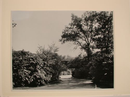 Distant view of the footbridge, Eagle Point Park, Dubuque, Iowa