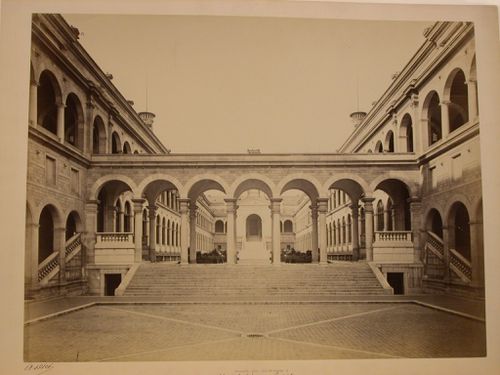 Hôtel Dieu, view of entrance court and main court with portico, Paris, France