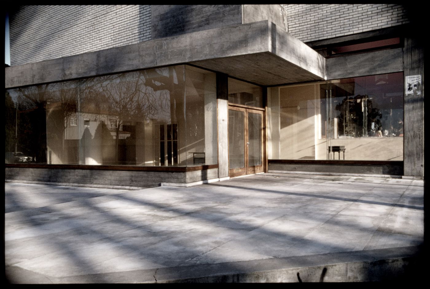 Exterior view of Galeria do Antiquário, Campo Alegre, Porto, Portugal