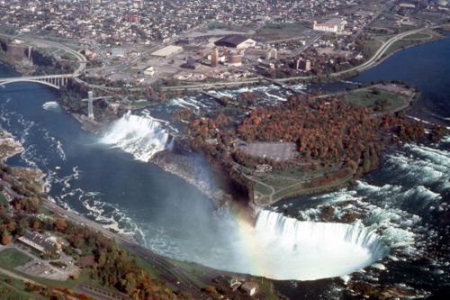 Aerial photograph of Niagara Falls for research for Olmsted: L'origine del parco urbano e del parco naturale contemporaneo