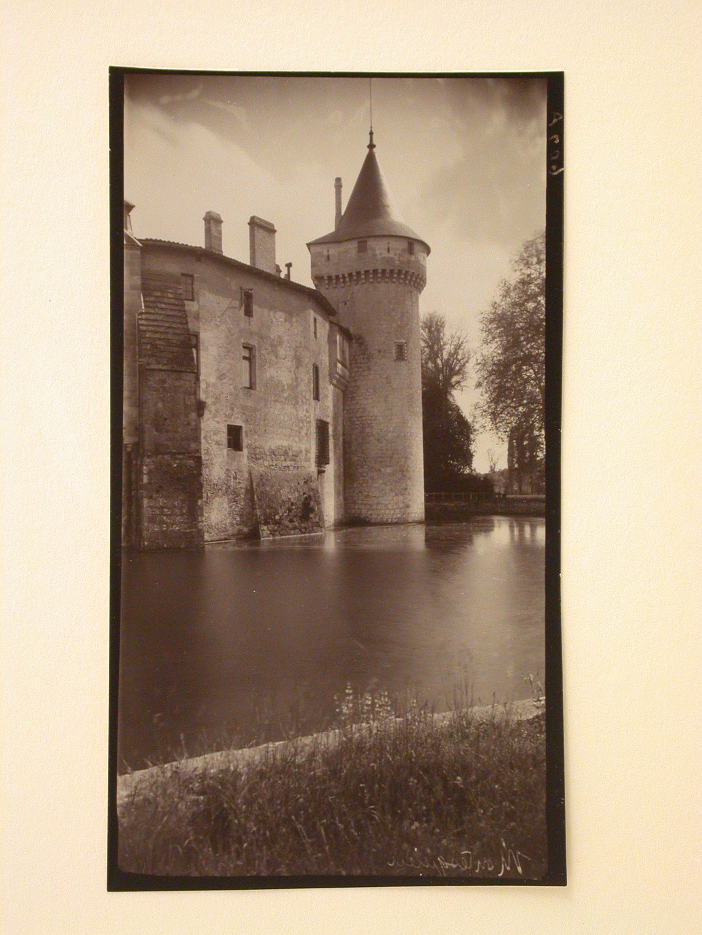 Partial view of the château de la Brède-Montesquieu, La Brède, France