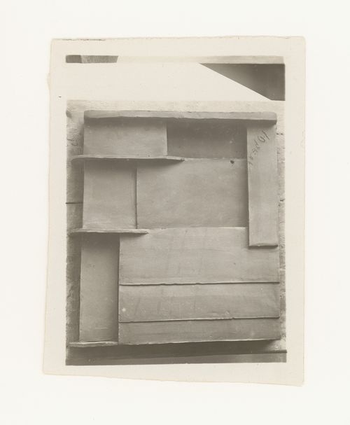 Photograph of a student model by Urel' on the topic "Meeting Vertical Rhythmical Rows on Frontal Surface" for the "Space" course at the Vkhutemas (Higher State Artistic Technical Studios), Moscow