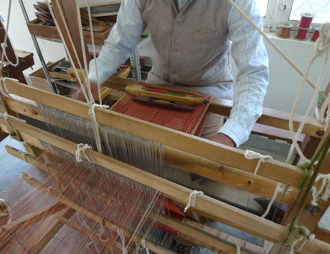 Weavers' Studio : weaving