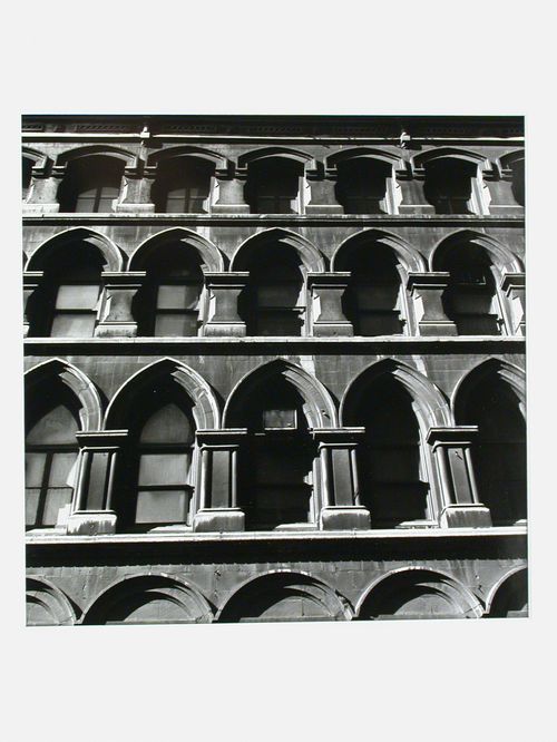 Architectural sculptures in Montréal: 1840-1940