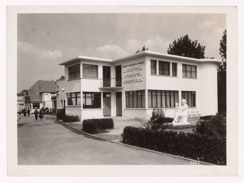 View of the Pavillon de l'Enseignement Ménager, 1937 Exposition internationale, Paris, France