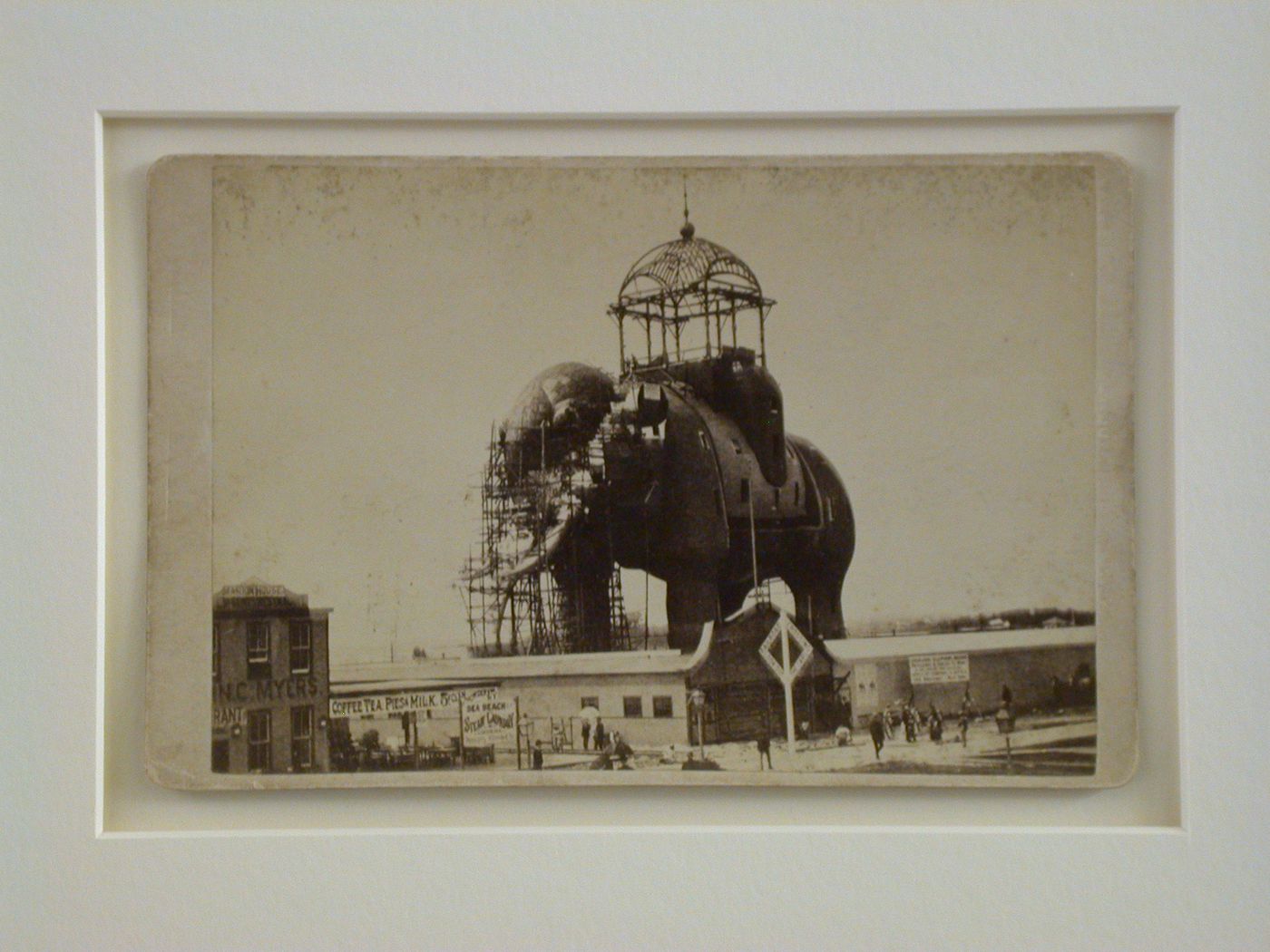 The Colossal Elephant Bazaar under construction, Margate City