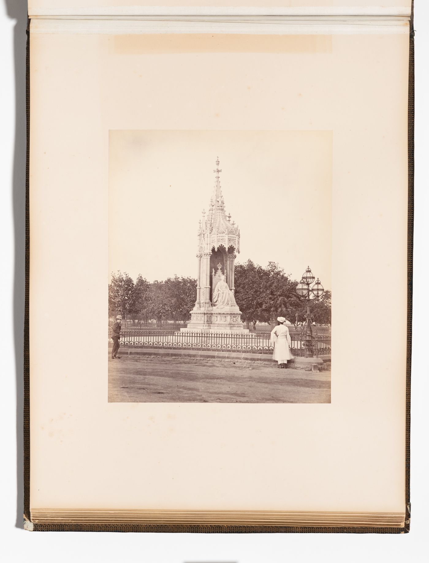 View of the Queen's Statue, Esplanade Road (now Mahatma Gandhi Road) and Mayo Road (now Bhaurao Patil Marg), Bombay (now Mumbai), India