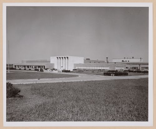 View of the south and west façades of the Administration Building, Ford Motor Company Lincoln-Mercury division Automobile Assembly Plant, Saint Louis, Missouri