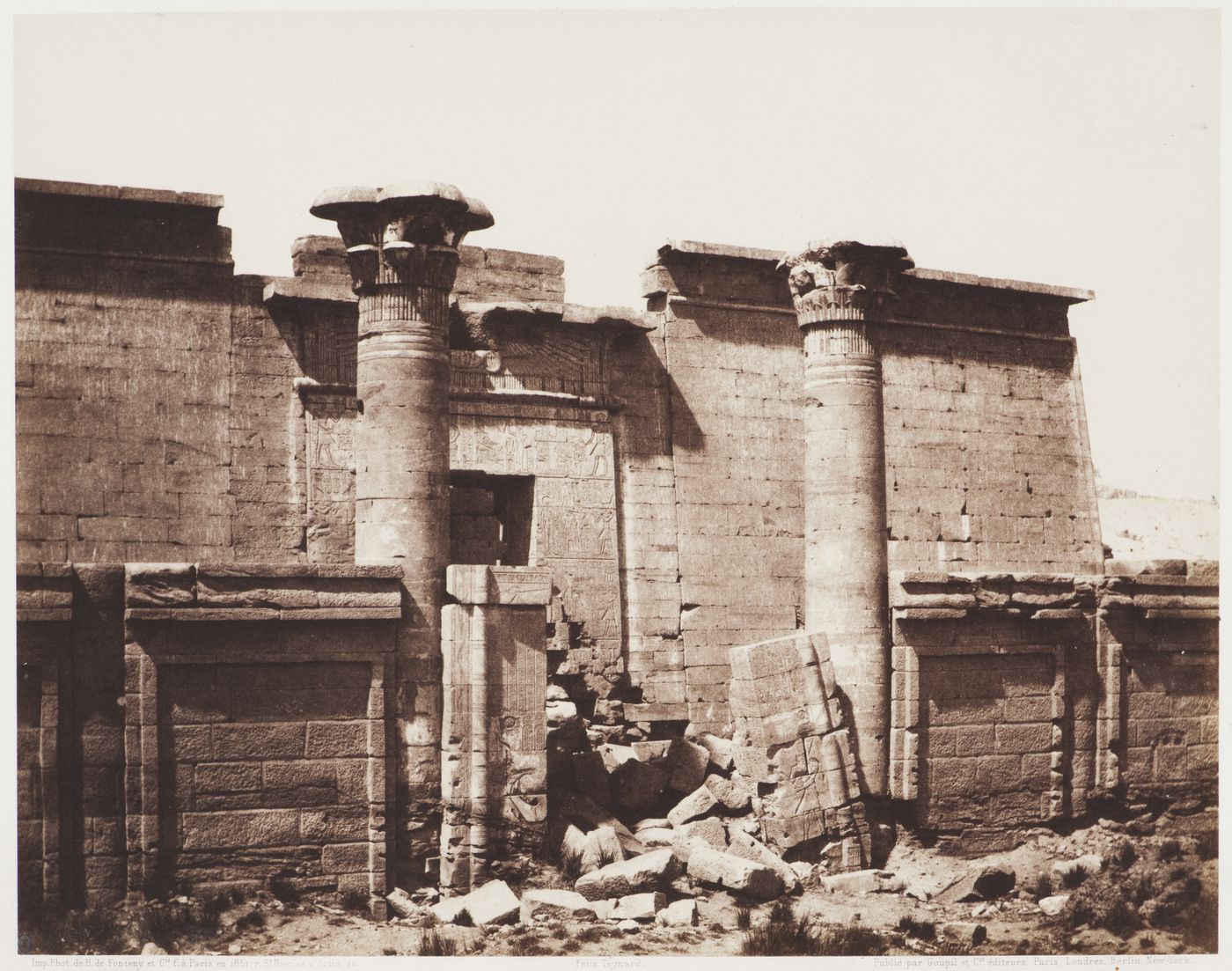 Égypte. Médînet-Abou (Thèbes), constructions Anterieures - Entrée Principale.