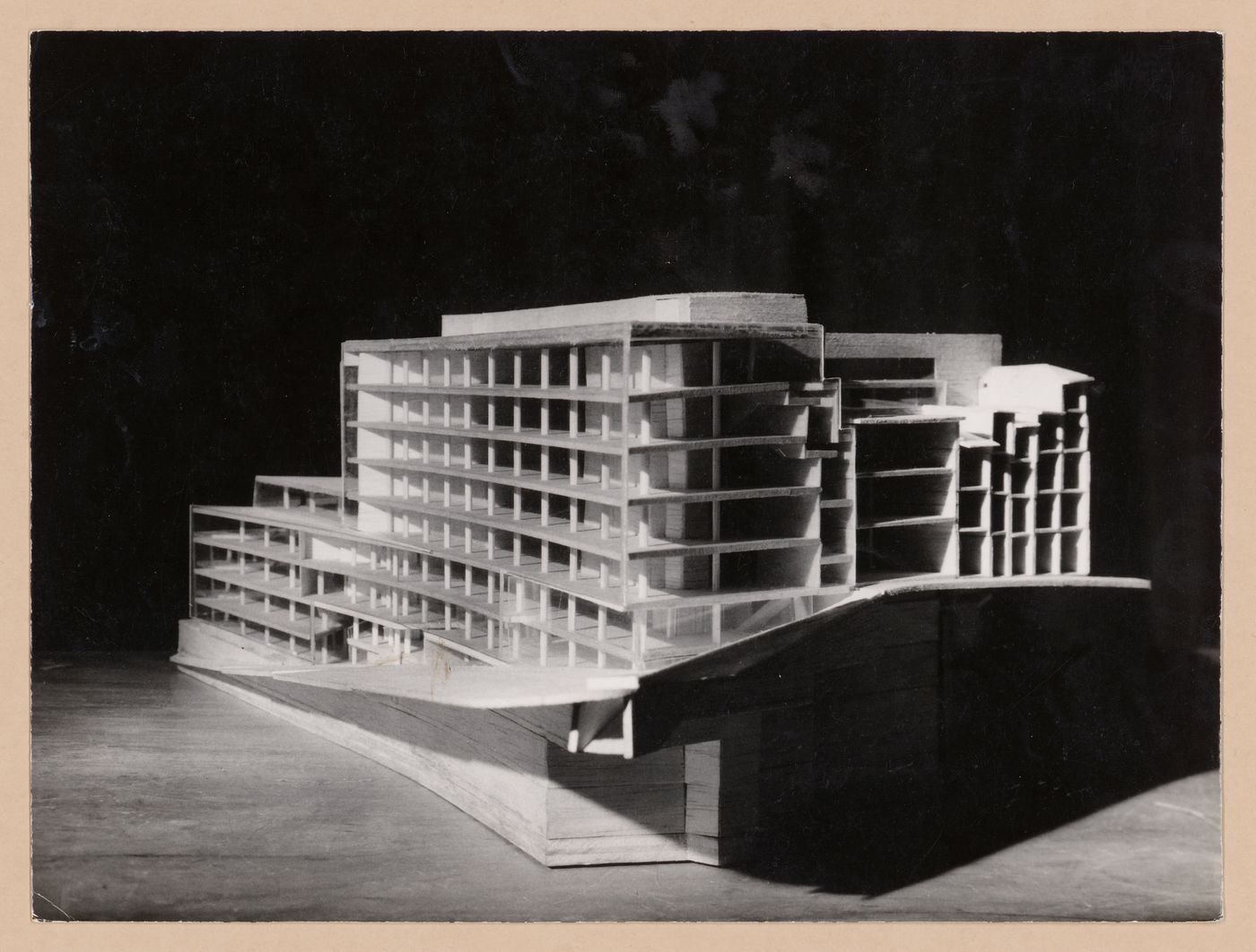 View of model for Edifício de Escritórios na Av. D. Afonso Henriques, Porto, Portugal