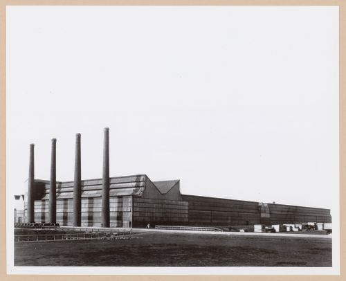 View of the lateral and rear façades of the Glass Plant, Rouge River Plant, Ford Motor Company, Dearborn, Michigan