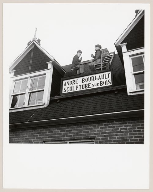 Signe de l'échoppe de sculpture sur bois d'André Bourgault, Saint-Jean-Port-Joli, Québec
