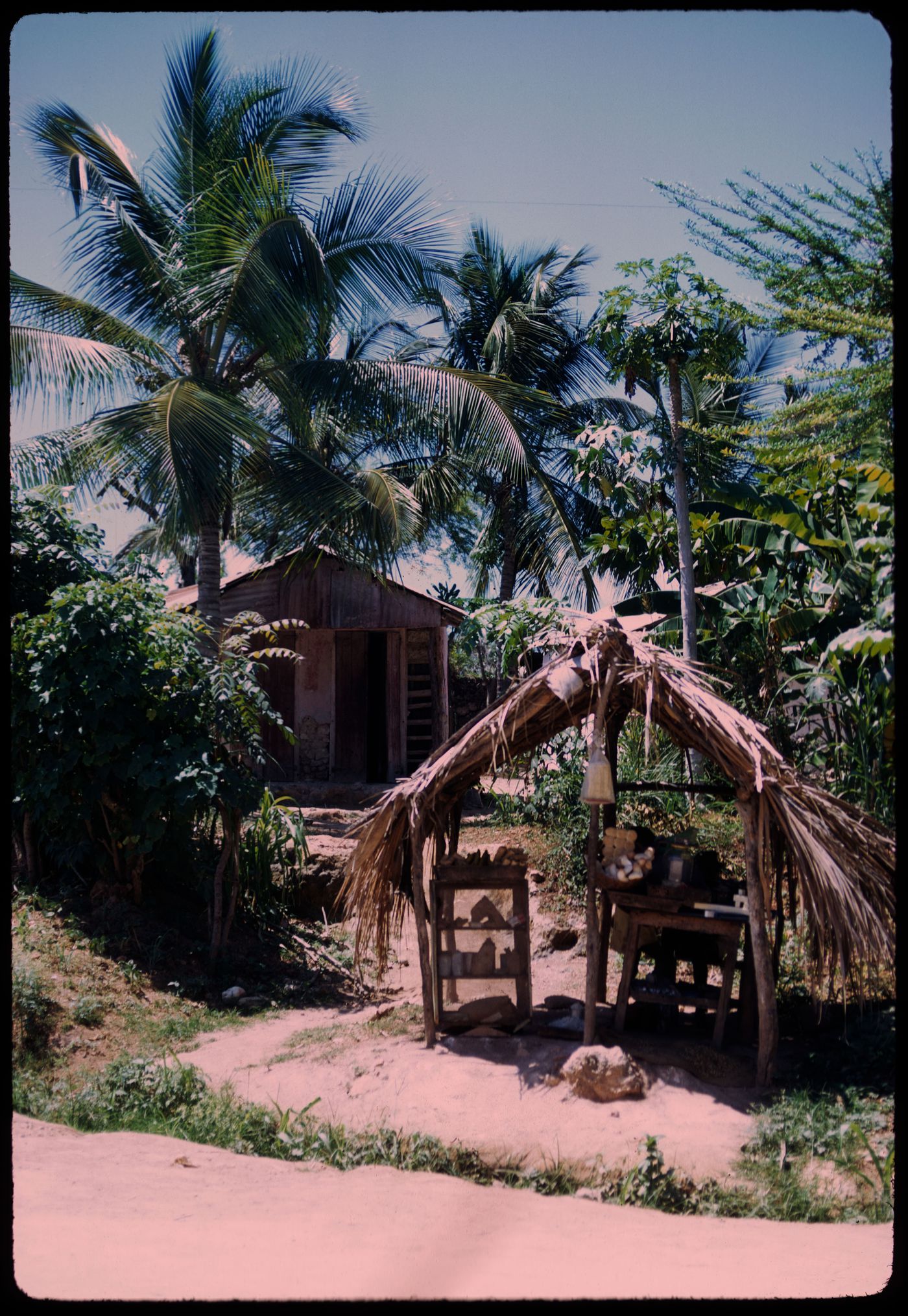 Hut, Haiti