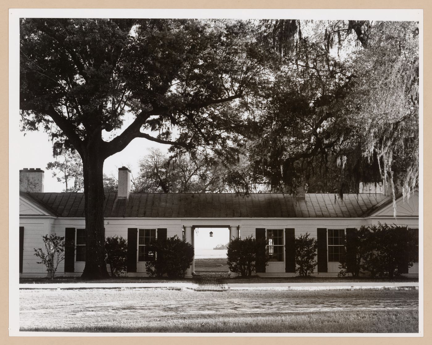 Partial view of the Chehaw Combahee plantation house, South-Carolina