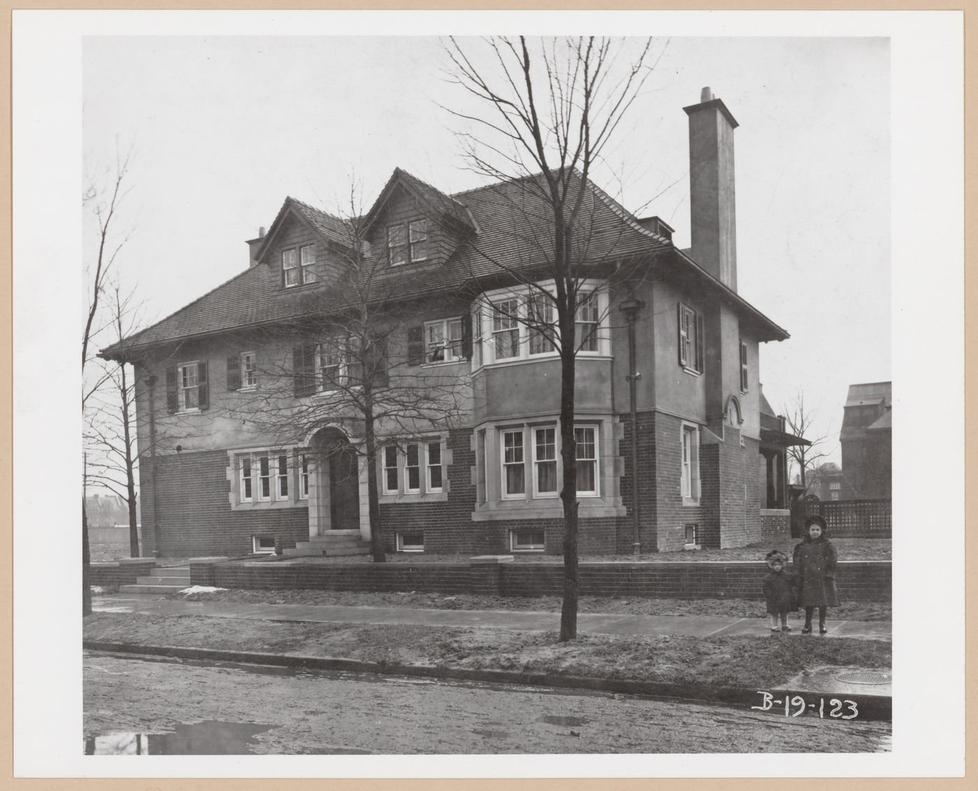 View of the principal and lateral façades of the Albert Kahn house (now the headquarters for the Urban League), 208 Mack Avenue, Detroit, Michigan