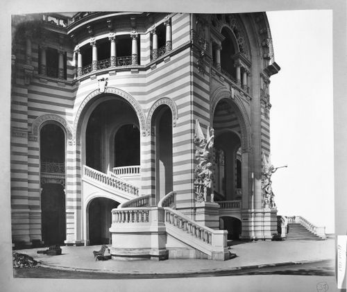 Plate from album ''Exposition universelle de 1900 / Palais du Génie Civil et des moyens de Transport''