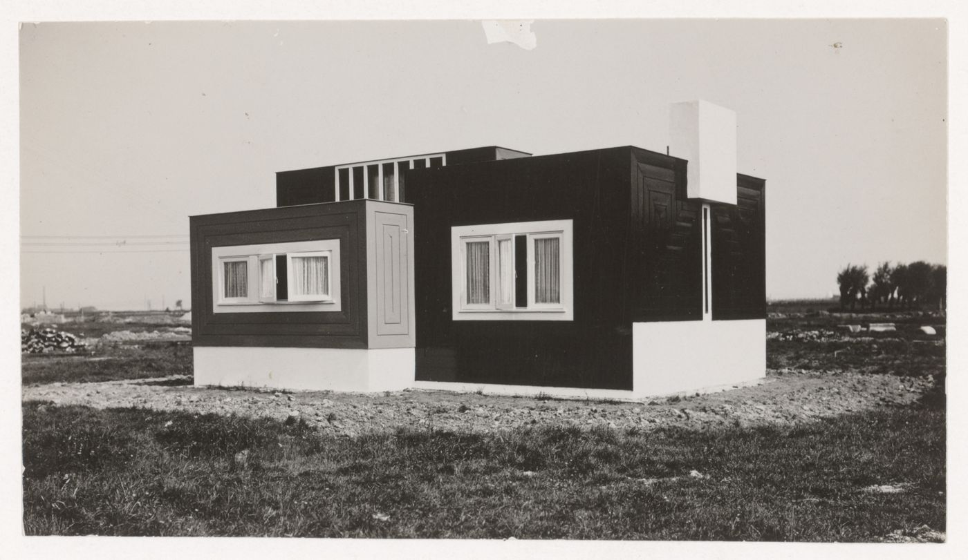 View of the lateral façade of the temporary construction administration building, Oud-Mathenesse Housing Estate, Rotterdam, Netherlands