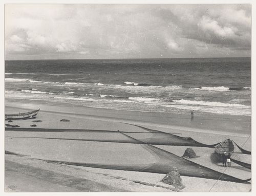 View of the sea and beach at Purī, India