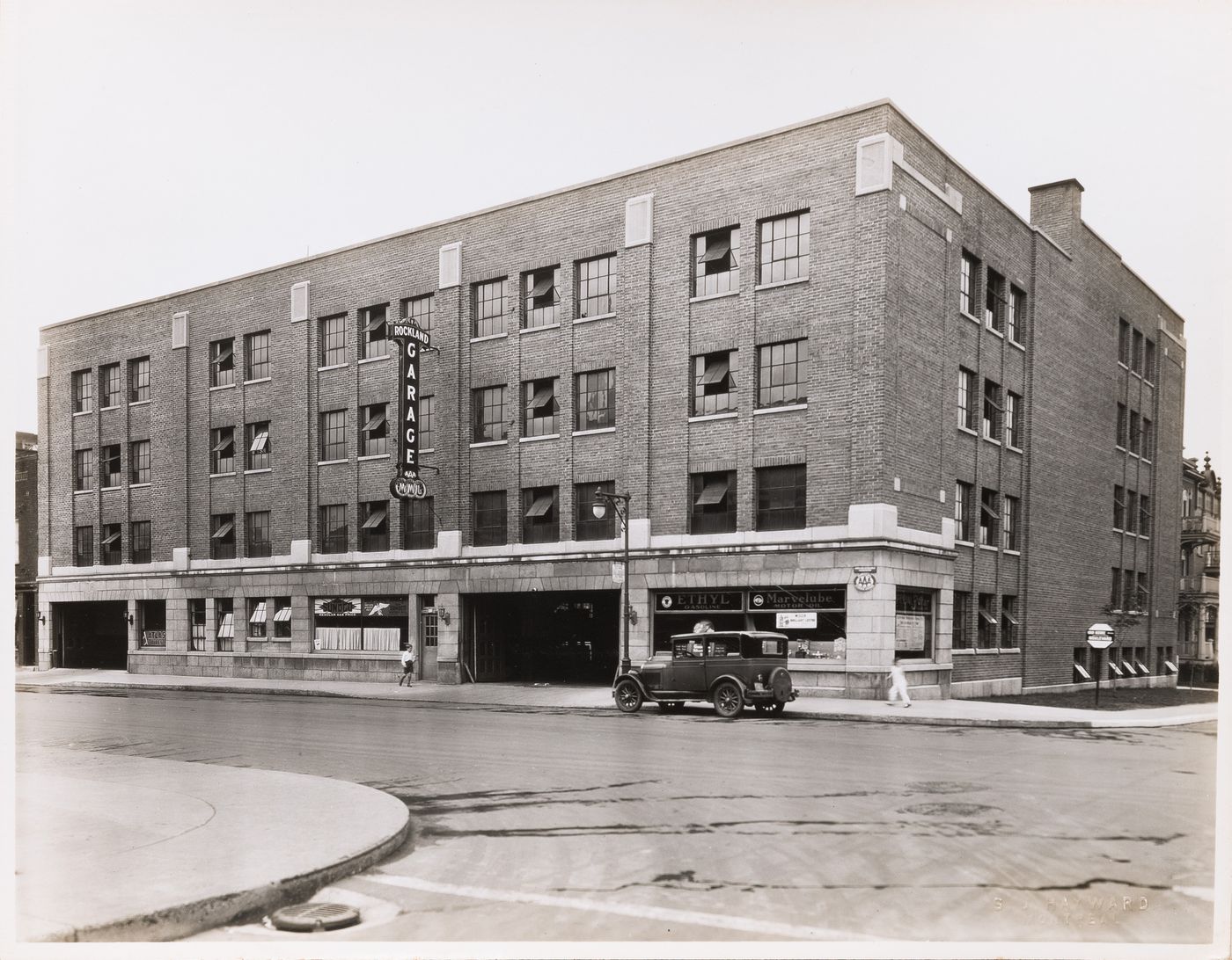 View of the principal façade of Rockland Garage, Montréal, Québec