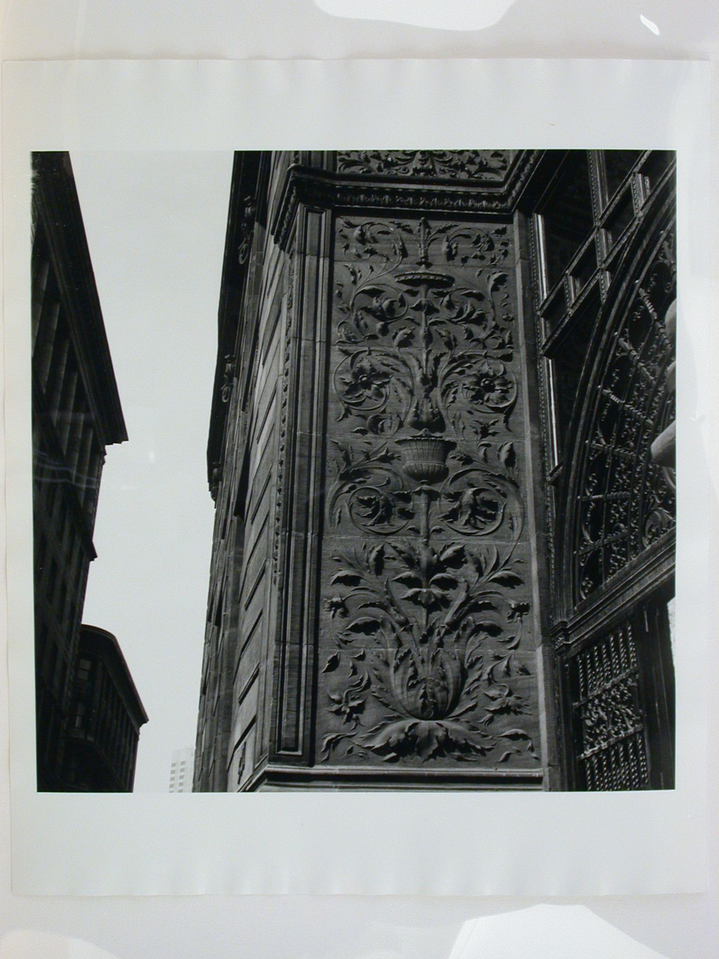 Architectural sculptures in Montréal: 1840-1940